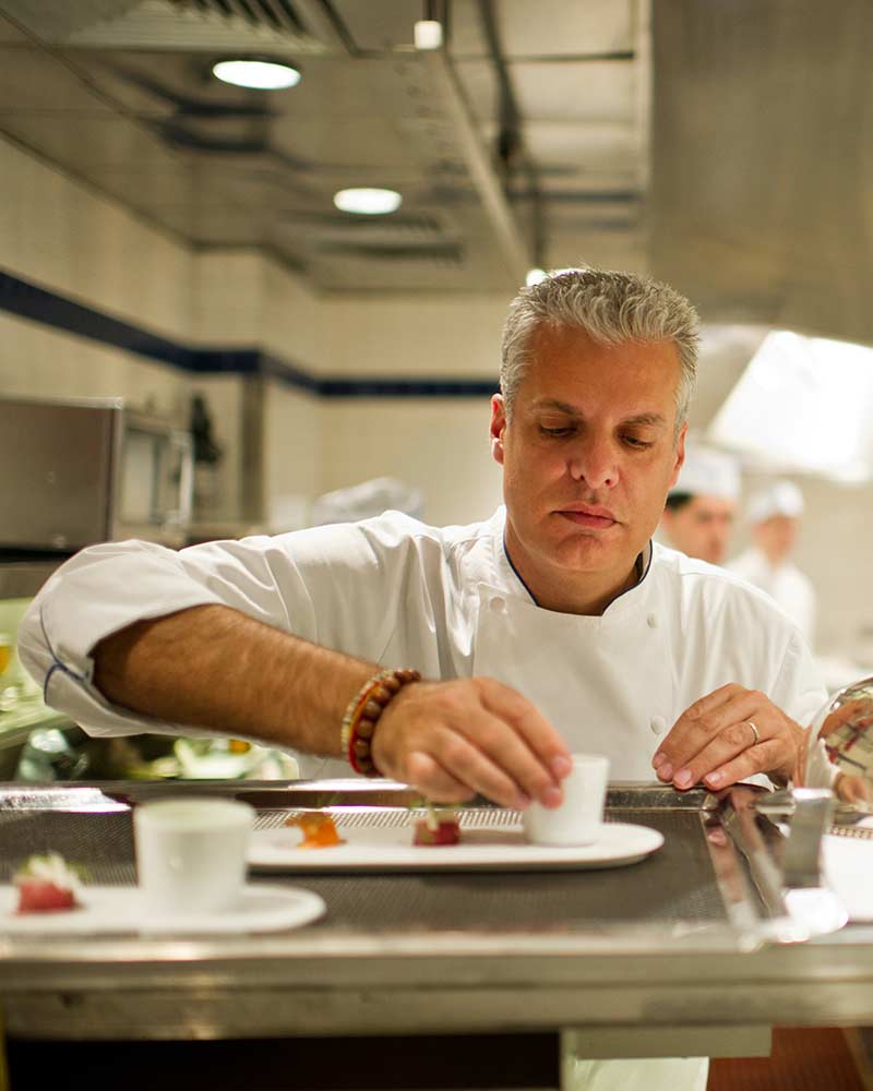 Los restaurantes más populares para visitar en Nueva York este 2025 https://www.le-bernardin.com/content/slides/lb-eric-001.jpg?utm_source=chatgpt.com